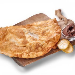 Солодкий чебурек з бананом та шоколадом