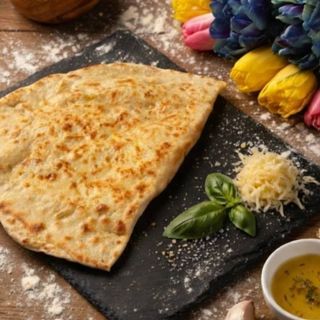 Янтик з куркою, сиром та печерицями