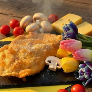 Чебурек з куркою та сиром