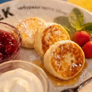 Сирники з полуницею