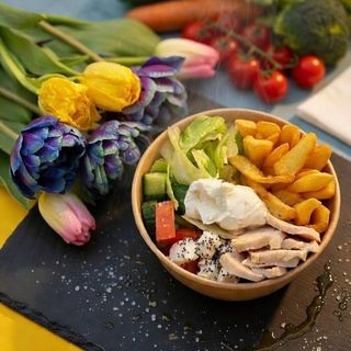 Боул із печеною куркою