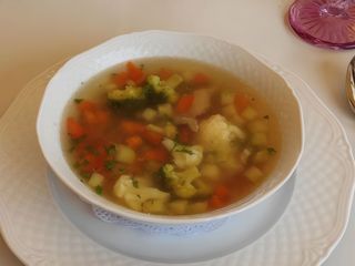 Овочевий суп з телятиною