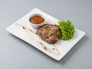 Стейк свинячий з соусом BBQ (180г/40г)