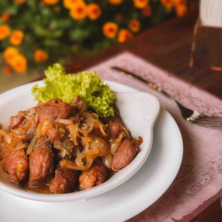 Сковородка зі свининою та цибулею (300г)