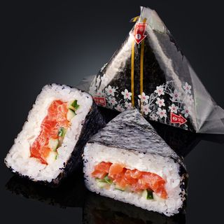 Онігірі вершковий лосось ( 190 г)