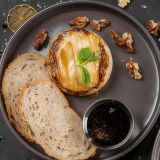 Сир Камамбер на грилі (140/30г)