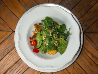 Салат теплий з телятиною та овочами (230г)