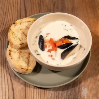 Суп рибний, вершковий з мідіями та рачками (405г)