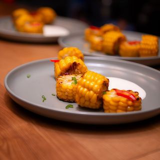 Кукурудза гриль з сирним соусом (280г)