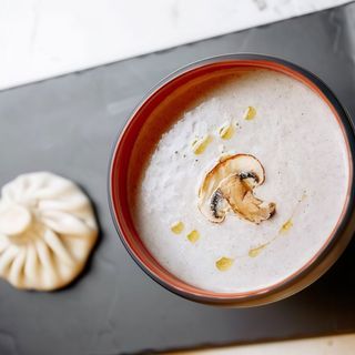 Крем-суп грибний з міні хінкалі з грибами (415г)