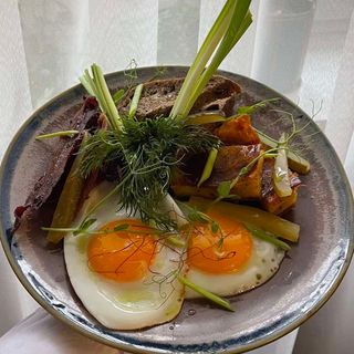 Яєчня з картопляними брусочками (400г)