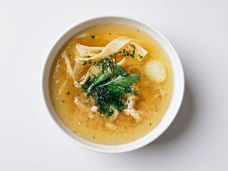 Бульйон курячий з локшиною та яйцем