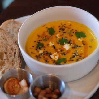 Гарбузовий крем-суп з креветкою