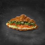 Круасан з лососем та каперсами (171г)