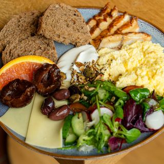 Сніданок конструктор з вугрем