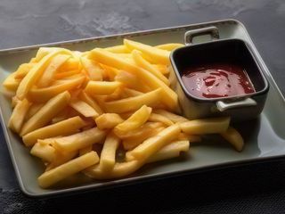 Картопля фрі  (160/50г)