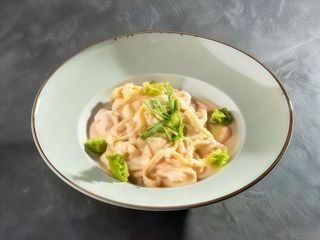 Сирна паста з обсмаженою соковитою куркою. (290г)