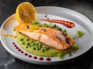 Ніжний стейк лосося з чебрецем на пюре зі свіжого  горошку (390г)