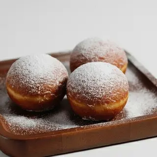 Пончик з корицею