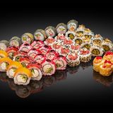 Сет Бенто бокс 1,4 кг+рол у подарунок