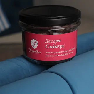 Десерт Снікерс