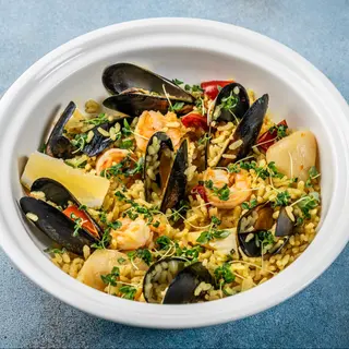 Паелья з морепродуктами по-грецьки