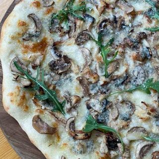 Піца з маслом Трюфеля