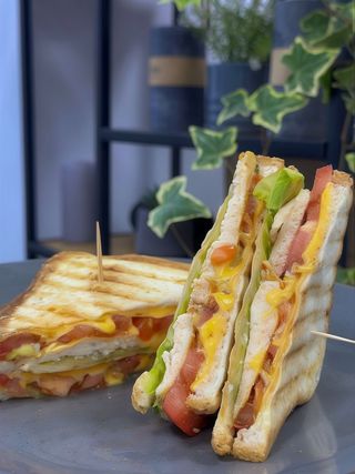 Сендвіч з куркою (180г)