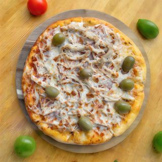 Піца курка та бекон