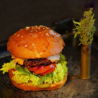 Beefburger з телятиною та беконом