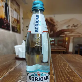 Газована вода Боржоми 0.5 л