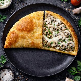 Чебурек з м'ясом, сиром та грибами (26см)