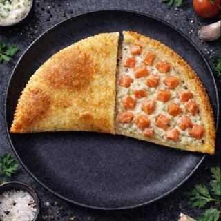 Чебурек з лососем та сиром (26см)