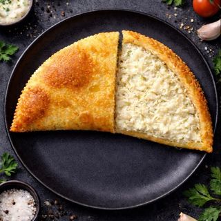 Чебурек з моцареллою