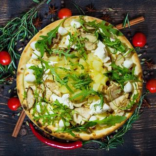 Гавайська (40 см, 700 г)