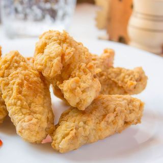 Крильця Crispy - 10 шт (500 г) + 2 соуси сирних