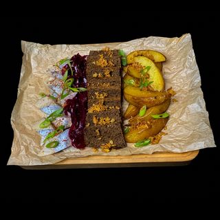 Оселедець з печеною картоплею