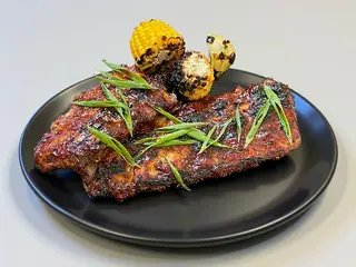 Свинячі реберця з кукурудзою гриль (420г)