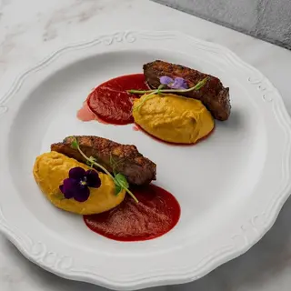 Філе качки під ягідним соусом