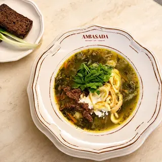 Зелений борщ з томленими щічками