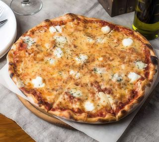 Піца Кватро Формаджи