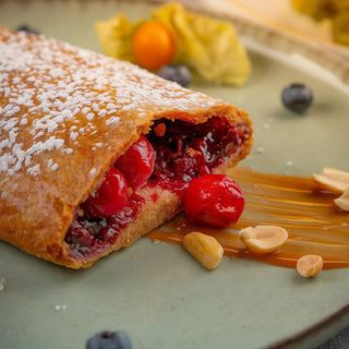 Штрудель Вишневий 