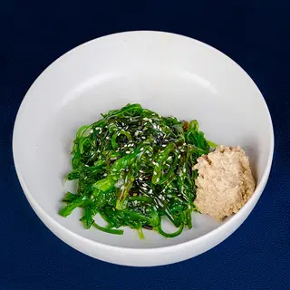 Салат Чука з горіховим соусом (160г)