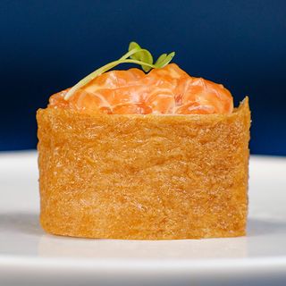 Інарі з лососем (65г)