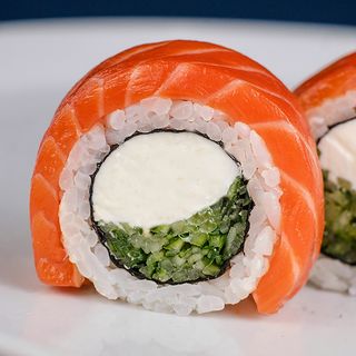 Філадельфія в норвезькому лососі слабосолоний  (315г)