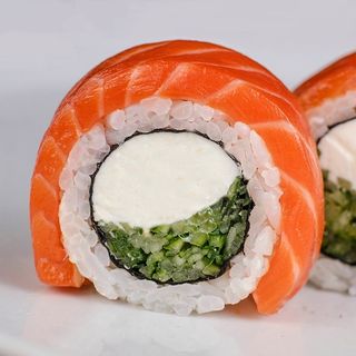 Філадельфія в лососі з копченим сиром (315г)