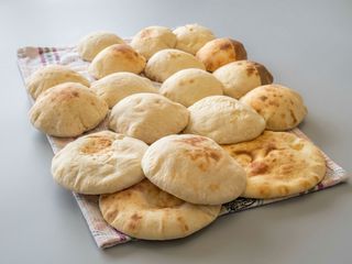 Традиційний хлібчик Піта