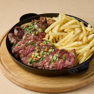 Стейк Стриплойн із картоплею фрі