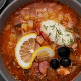 Солянка збірна  м'ясна з Паніні  та сметаною 450г.