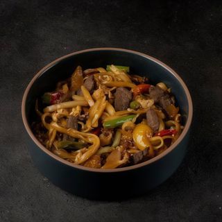 Локшина Удон з м'ясом  телятини та овочами 370г.